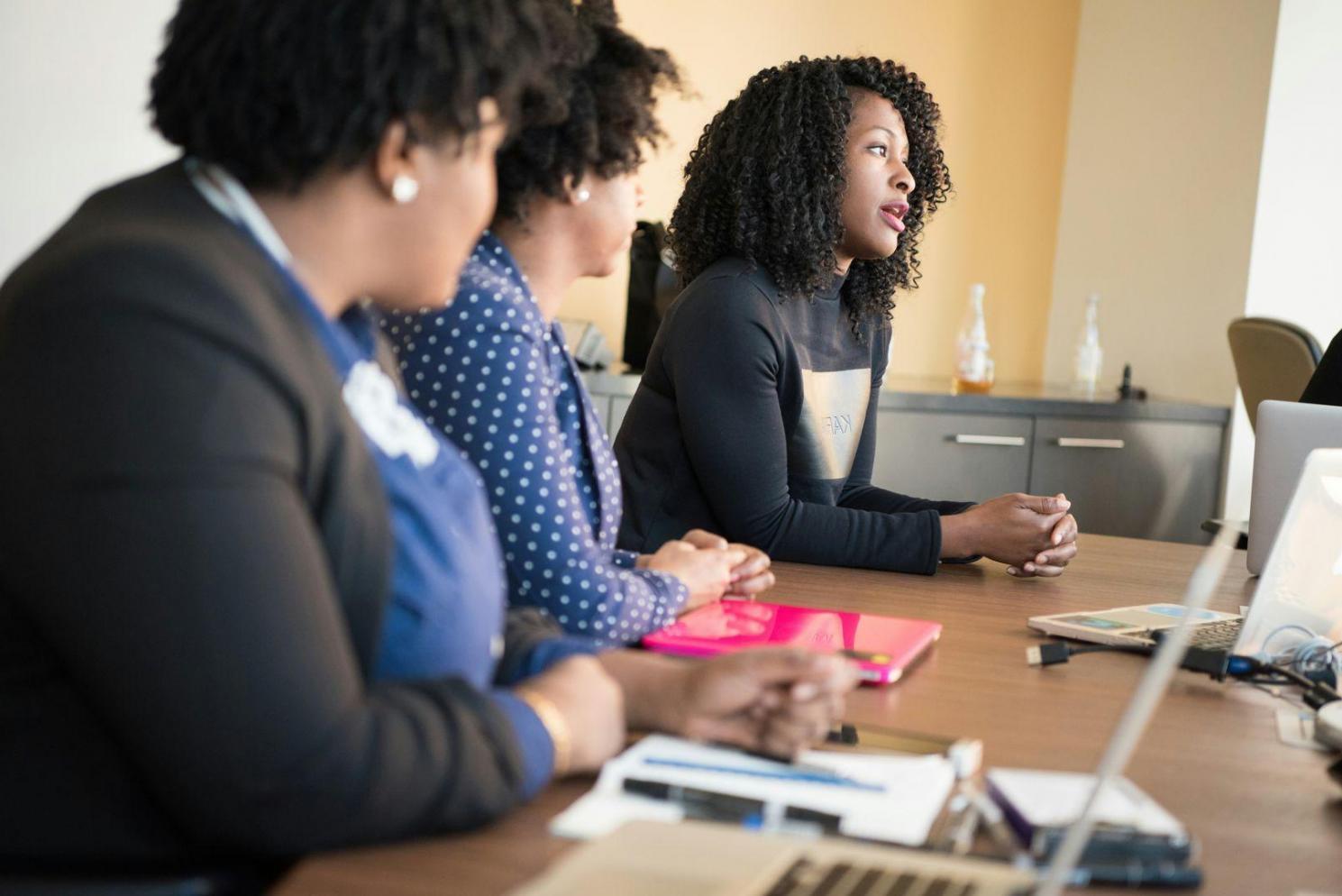 Entrepreneur travaillant sur sa stratégie financière